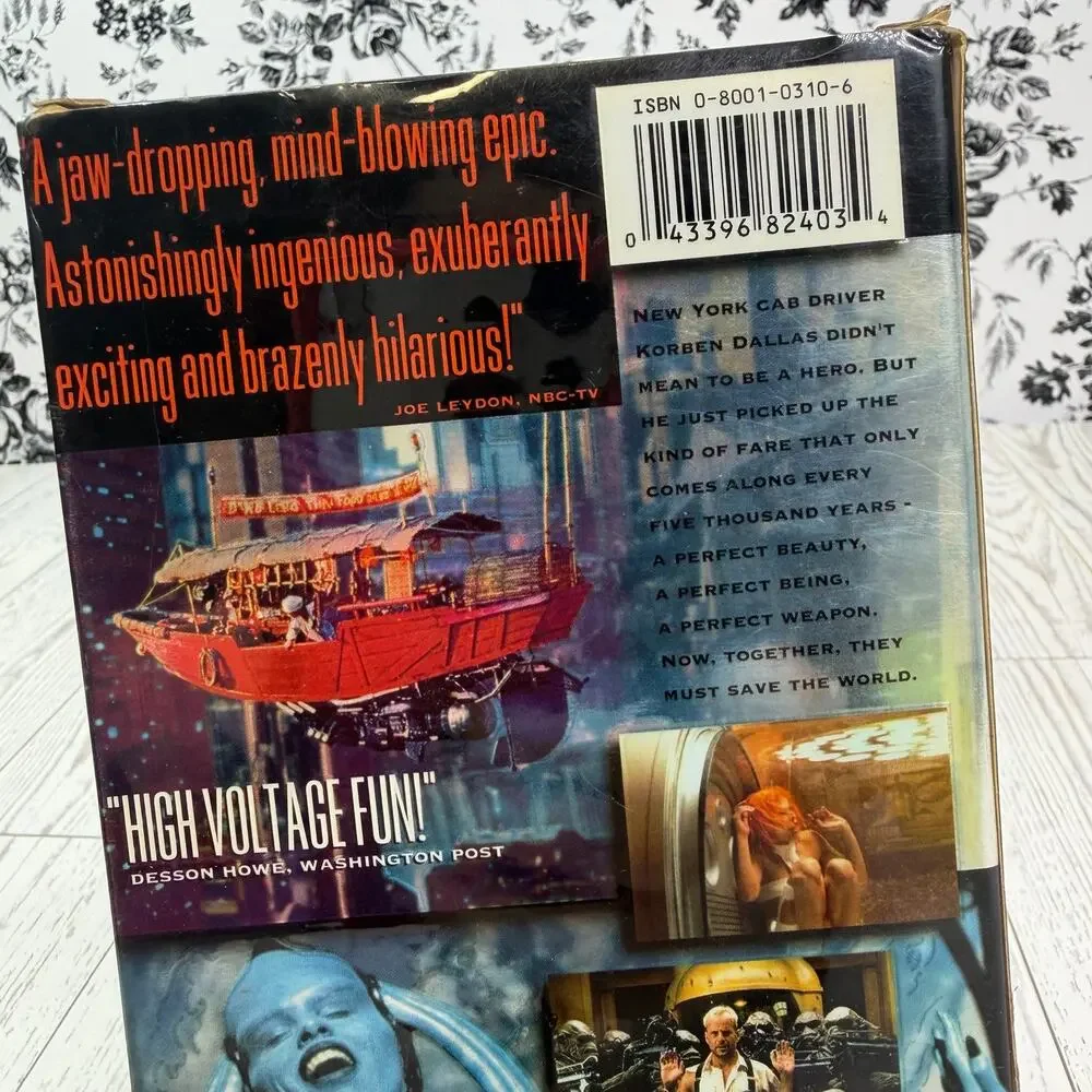 The Fifth Element VHS Milla Jovovich Bruce Willis (1997)